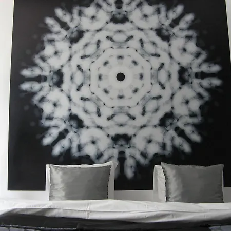 Apartment Artrooms