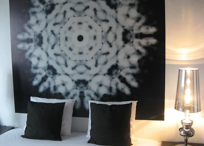 Apartment Artrooms *