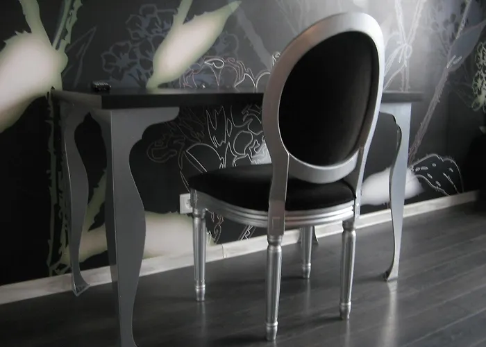 Apartment Artrooms *